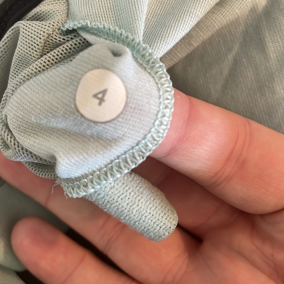 Lululemon Cardio Kick Racerback tank top in Colorblock blue with built in bra - Picture 9 of 9